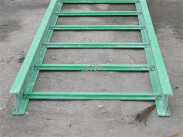 玻璃鋼電纜橋架